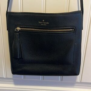 Kate Spade crossbody, BLK, GUC signs of wear in pictures